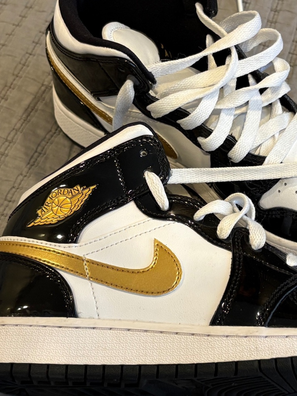 Nike shoes 4Y US